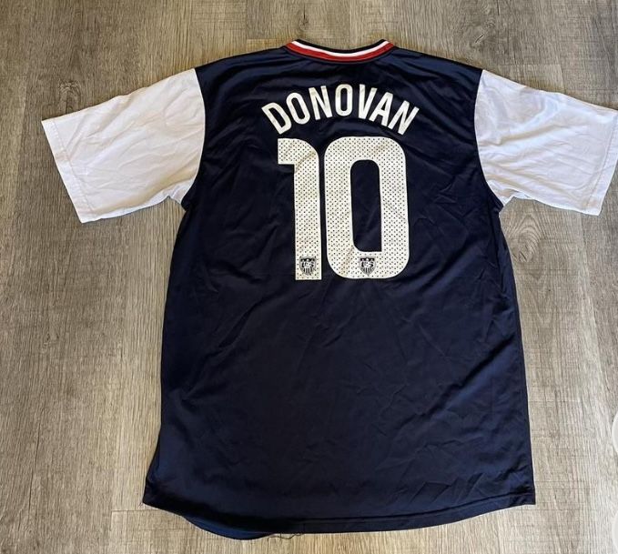 USA away 2010 Vintage Shirt Donovan #10 2010 Nike USA Away USA away 2010 Vintage Shirt Donovan #10 2010 Nike USA Away