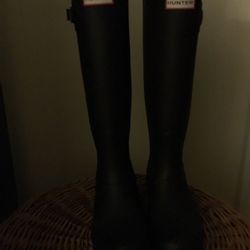 Hunter Boots Size 9  Navy