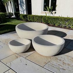 Concrete pots 