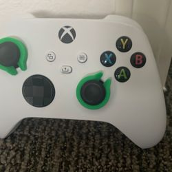 Xbox Series S  Controller 1