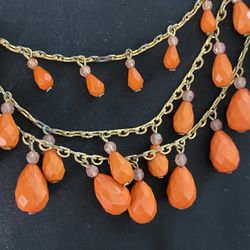 Vintage Neckless And Shoe Or Color Clips