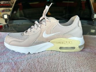 Pink Nike air max women’s