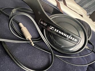 Sennheiser HD 437 headphones