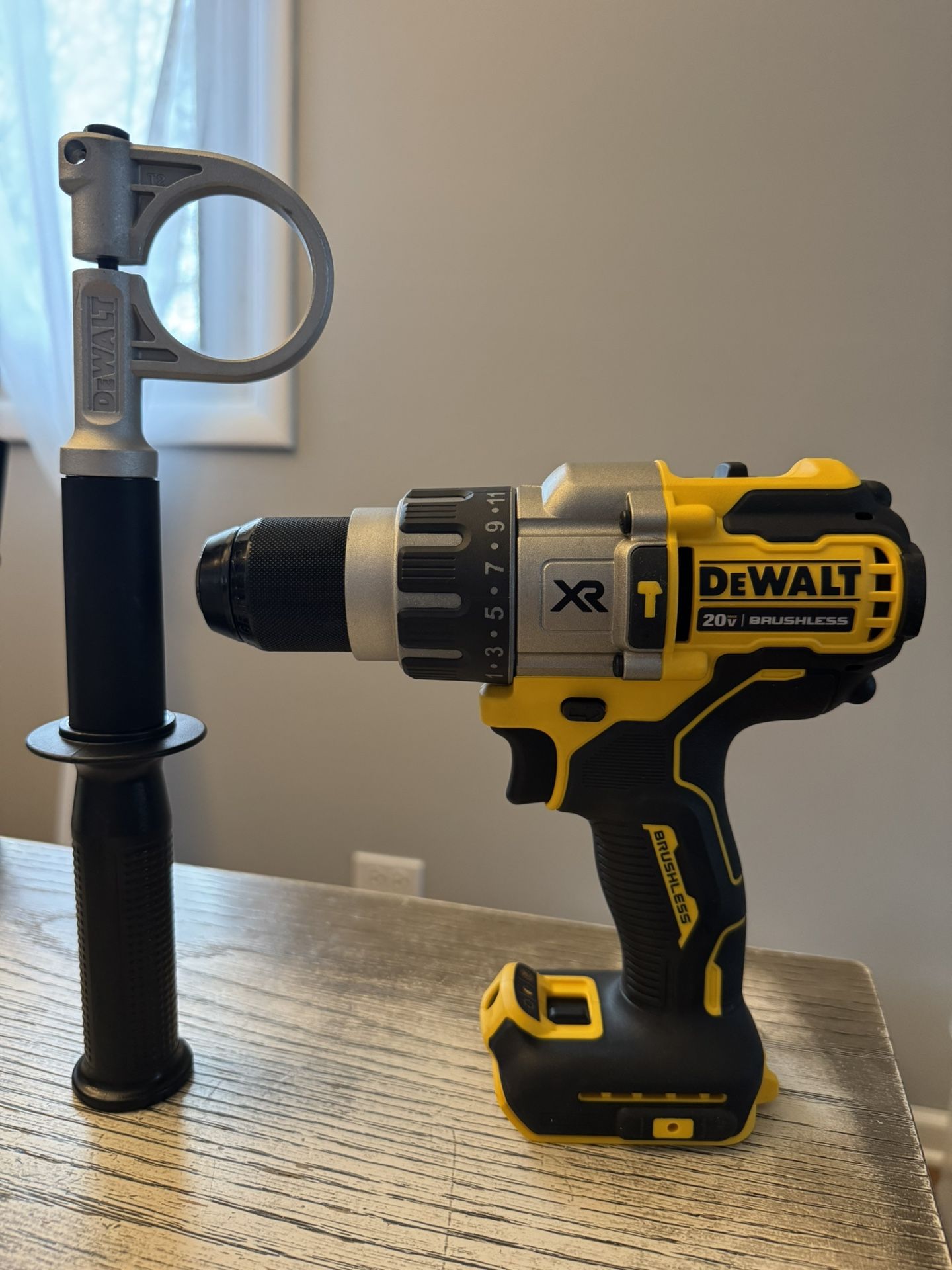 NEW DEWALT 20v XR POWER DETECT HAMMER DRILL