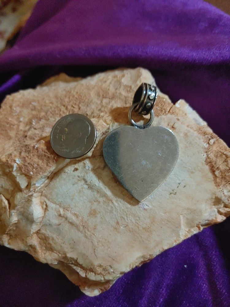Chic Sterling Silver Heart Pendant