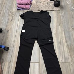 Women’s Scrubs 