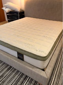 King size mattress pillow top 12”.   New mattress  in a plastic sealed      We offer same day delivery