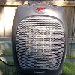 Amazon Basics  Oscillating Ceramic electric heater