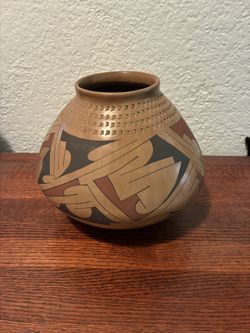 CASAS GRANDES CLAY POT