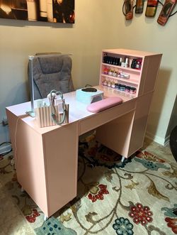 Nail Desk