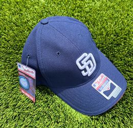MLB New Era 39/30 San Diego Padres Performance Apparel UniFit Medium/Large NWT