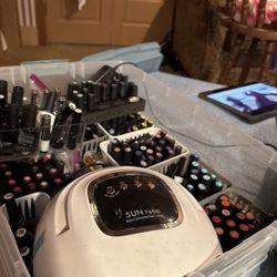 Over 200 Nail Polishes (uv Gel, Soak Off), Lamp, Design And Manicure Tools