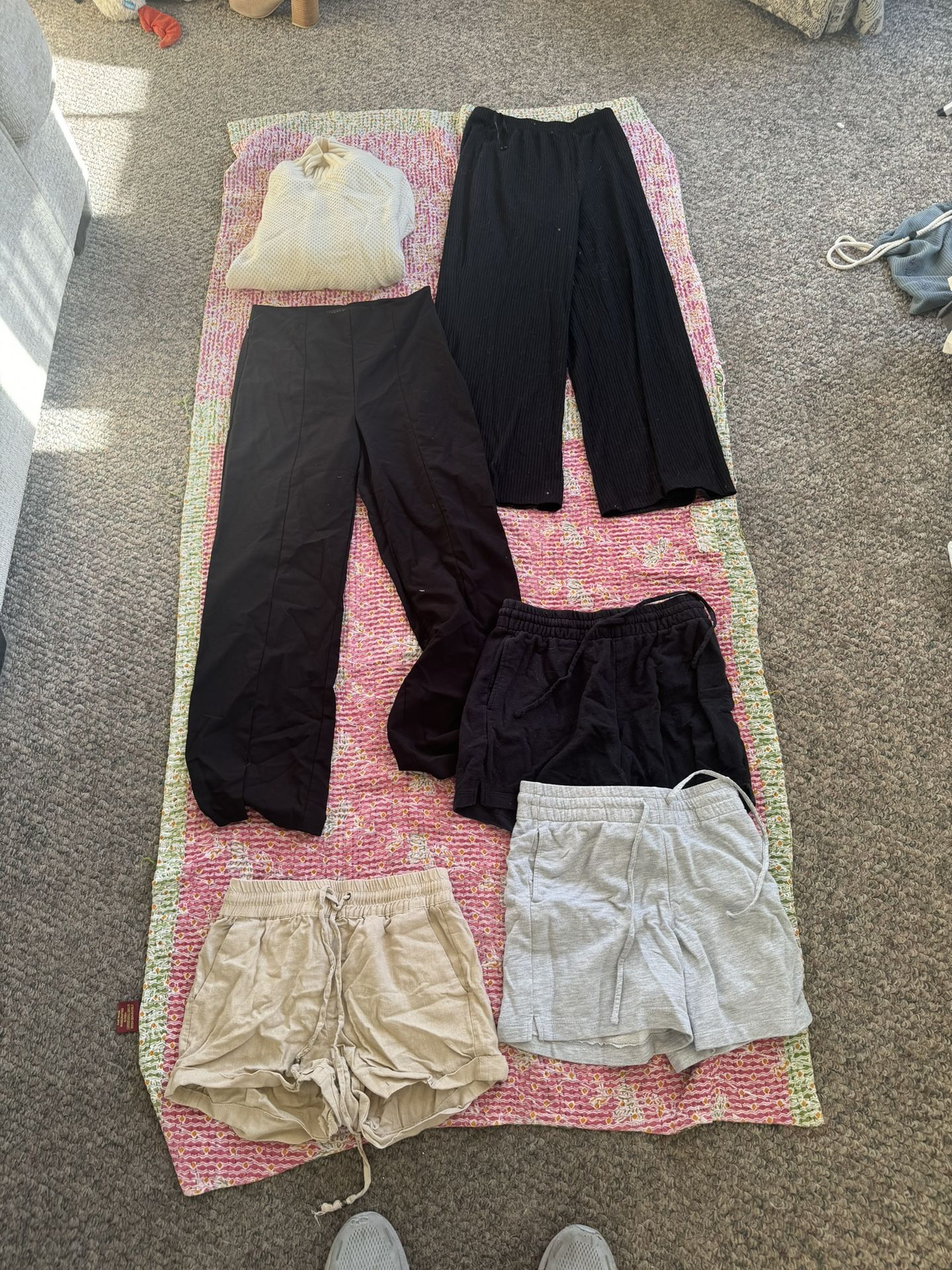 Variety Of Women’s Clothing (small, Extra Small, 24-26 Pants)