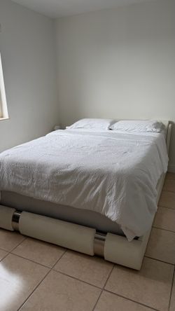 Cama Queen