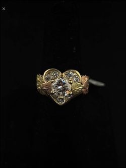 Gorgeous14k two tone heart shaped leaf style ring