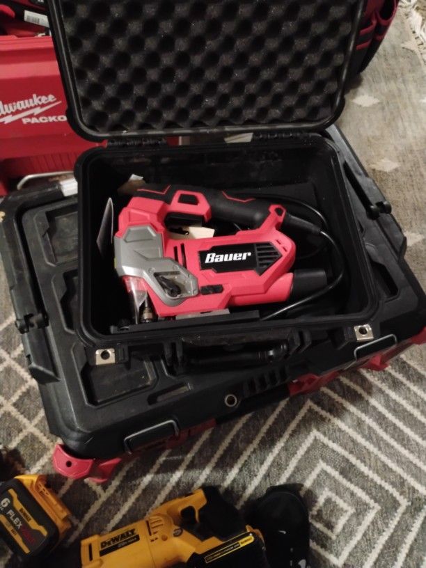 Bauer Jig Saw w/Case