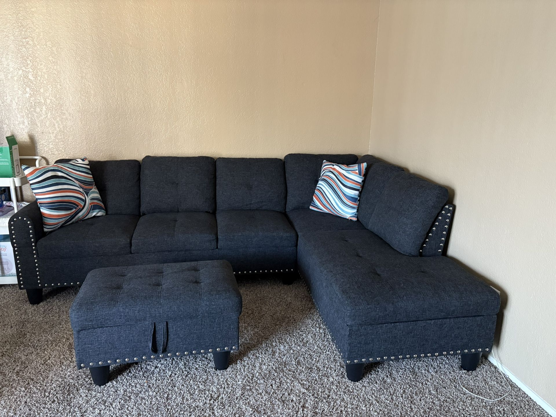 Sectional Couches With Ottoman