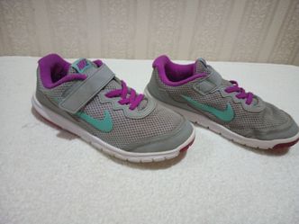 Girls Size 1 1/2 Nike Athletic Shoes