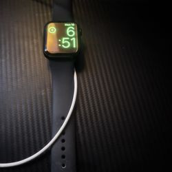 Apple Watch SE 44MM Aluminum 