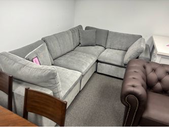 Modular sectional