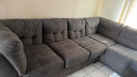 Sofá de dos piezas $120 obo