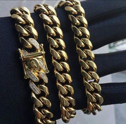 Cuban Link Set 14K Gold Plated Does Not Loses Color