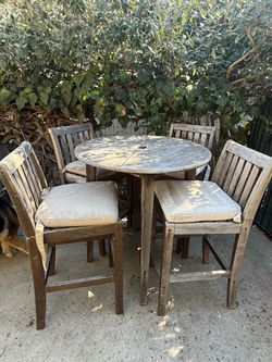 Pottery barn patio set table and 4 chairs
