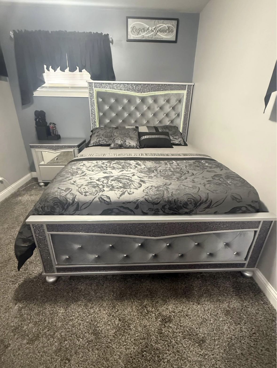 ✨Luxury Silver Tufted Glitter 4-Piece Bedroom Set — Bed, Nightstand, Chest & Dresser w/ Mirror
