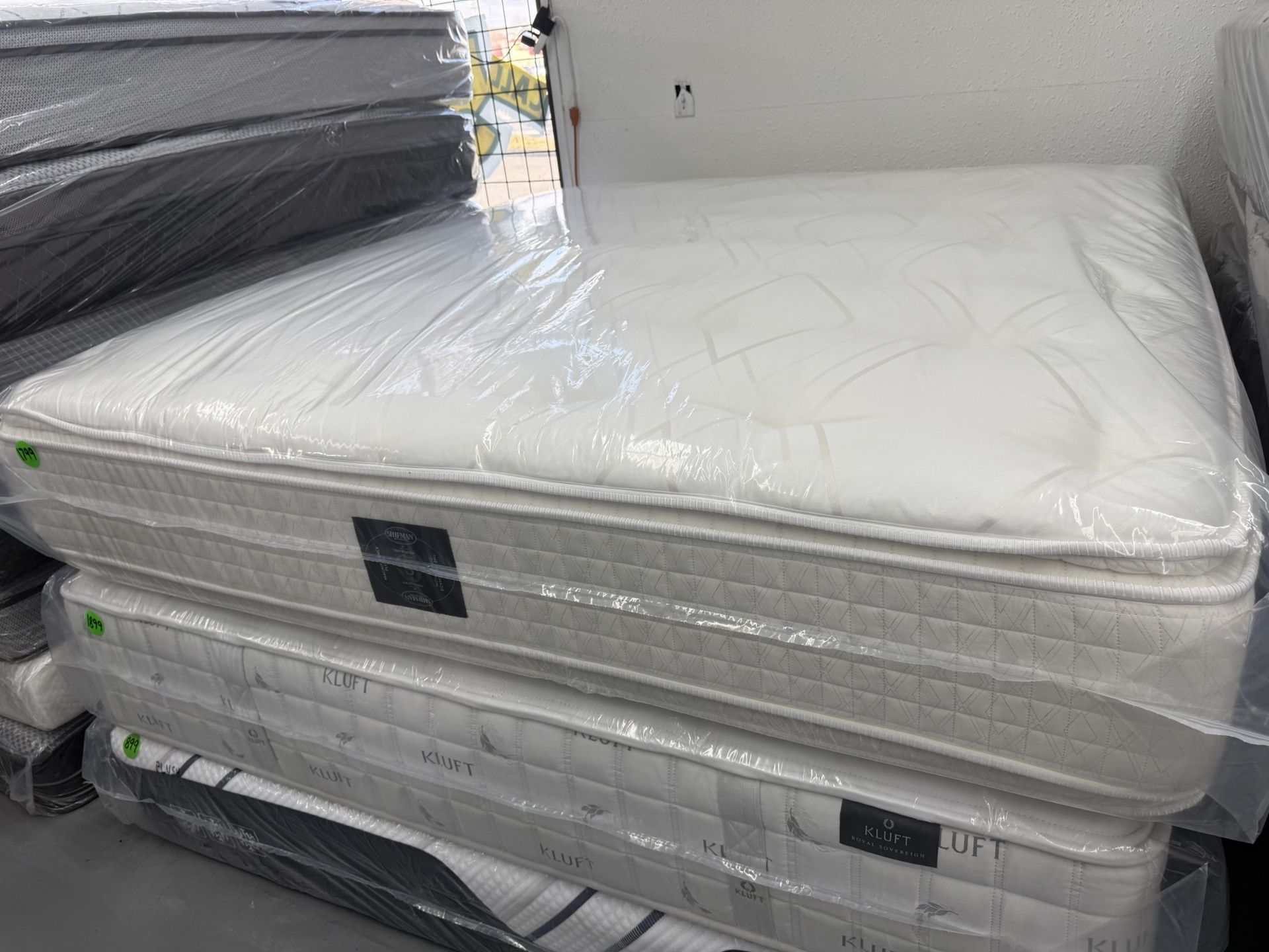KING SIZE SHIFMAN MATTRESS & BOX SPRINGS BED SET