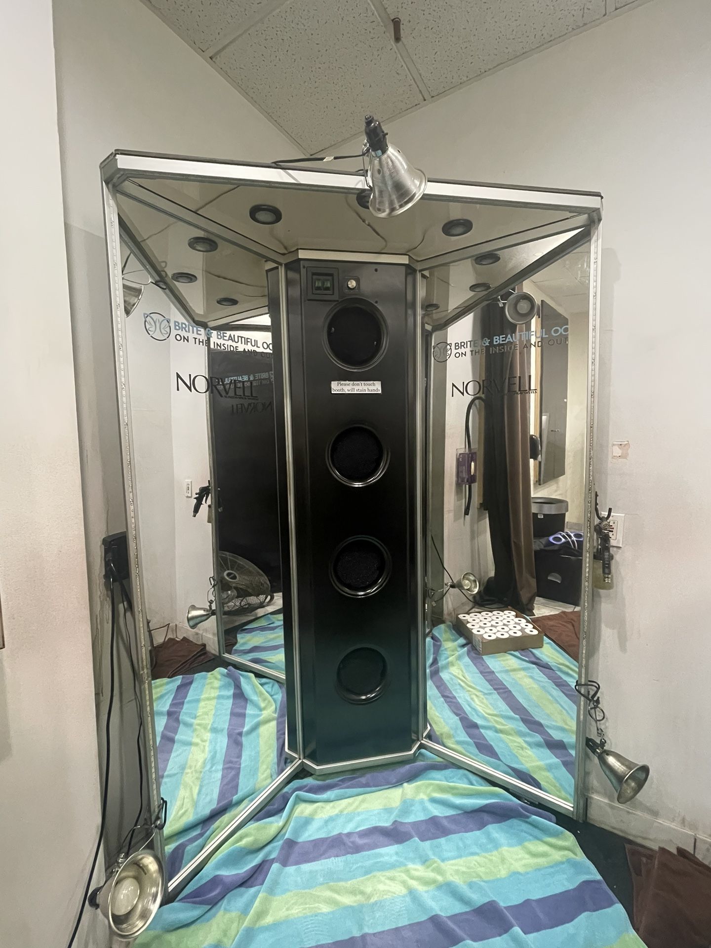 Norvell Spray Tan Booth