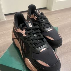 Rosegold Pumas 