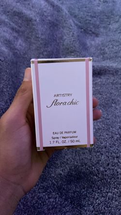 women perfume ( artistry flora chic )