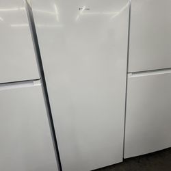 HISENSE 13.6 cu.ft. Frost Free Convertible Upright Freezer