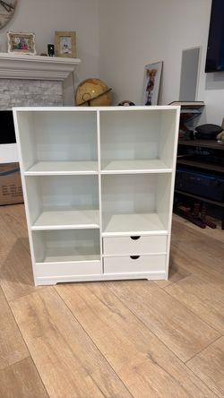 Small white shelf with 2 drawers