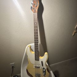 Rythmline Short scale Bass