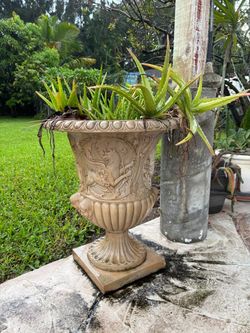 Decorative Classical Urn Garden Planter