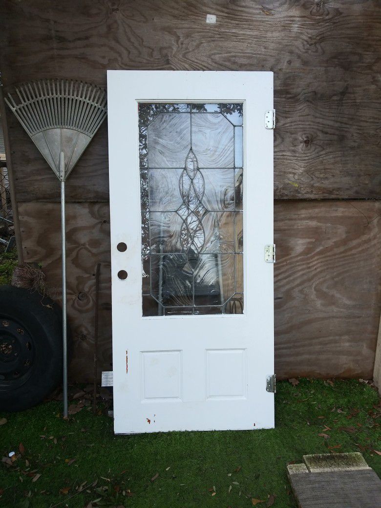Solid Wood Heavy-duty Door   ( One Of The Pieces Of The Glass Is Broken But U Can Repair It I Need It Gone Today Make Me An Offer )