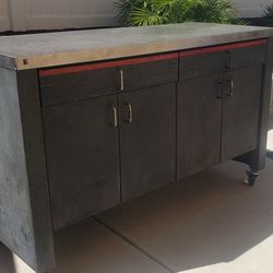 METAL TABLE TOOL BOX