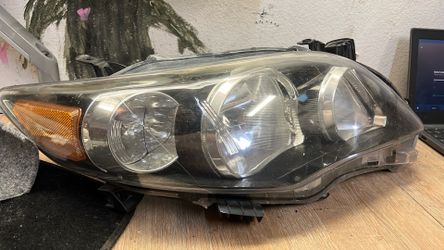 2012 corolla Headlight