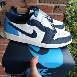 New Air Jordan 1 Retro Low Men Size 12.5 Obsidian
