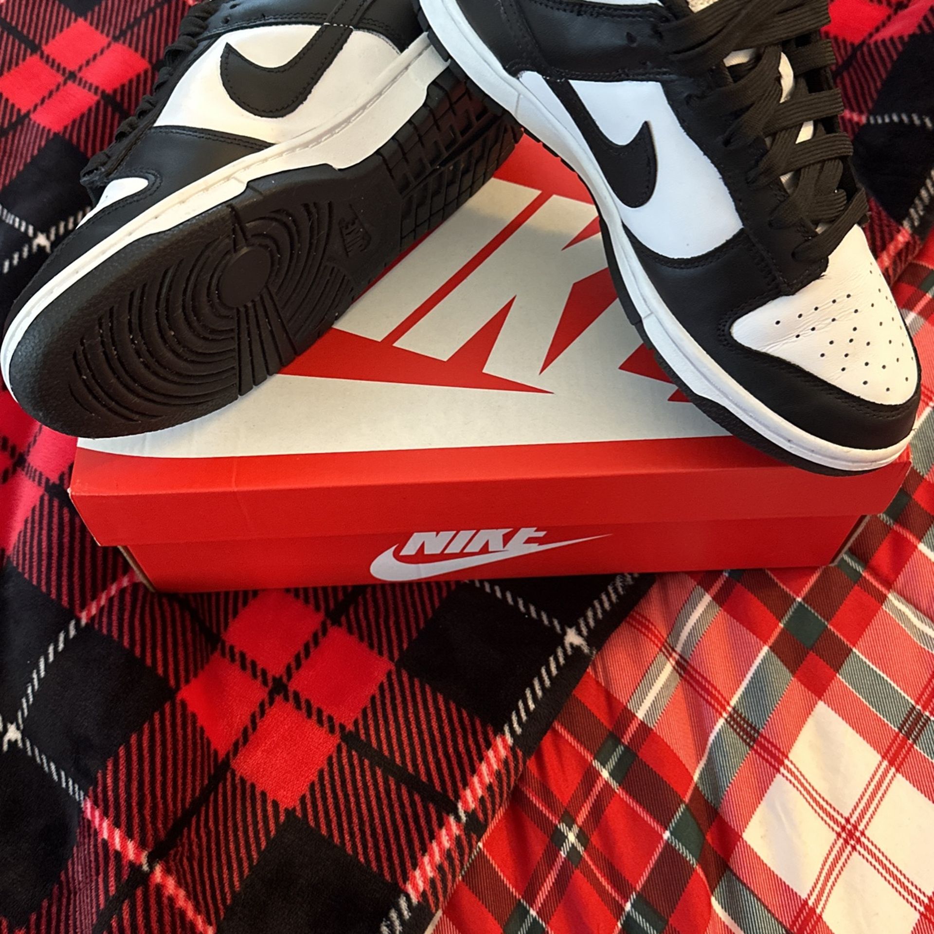 Nike Dunk Low “pandas”