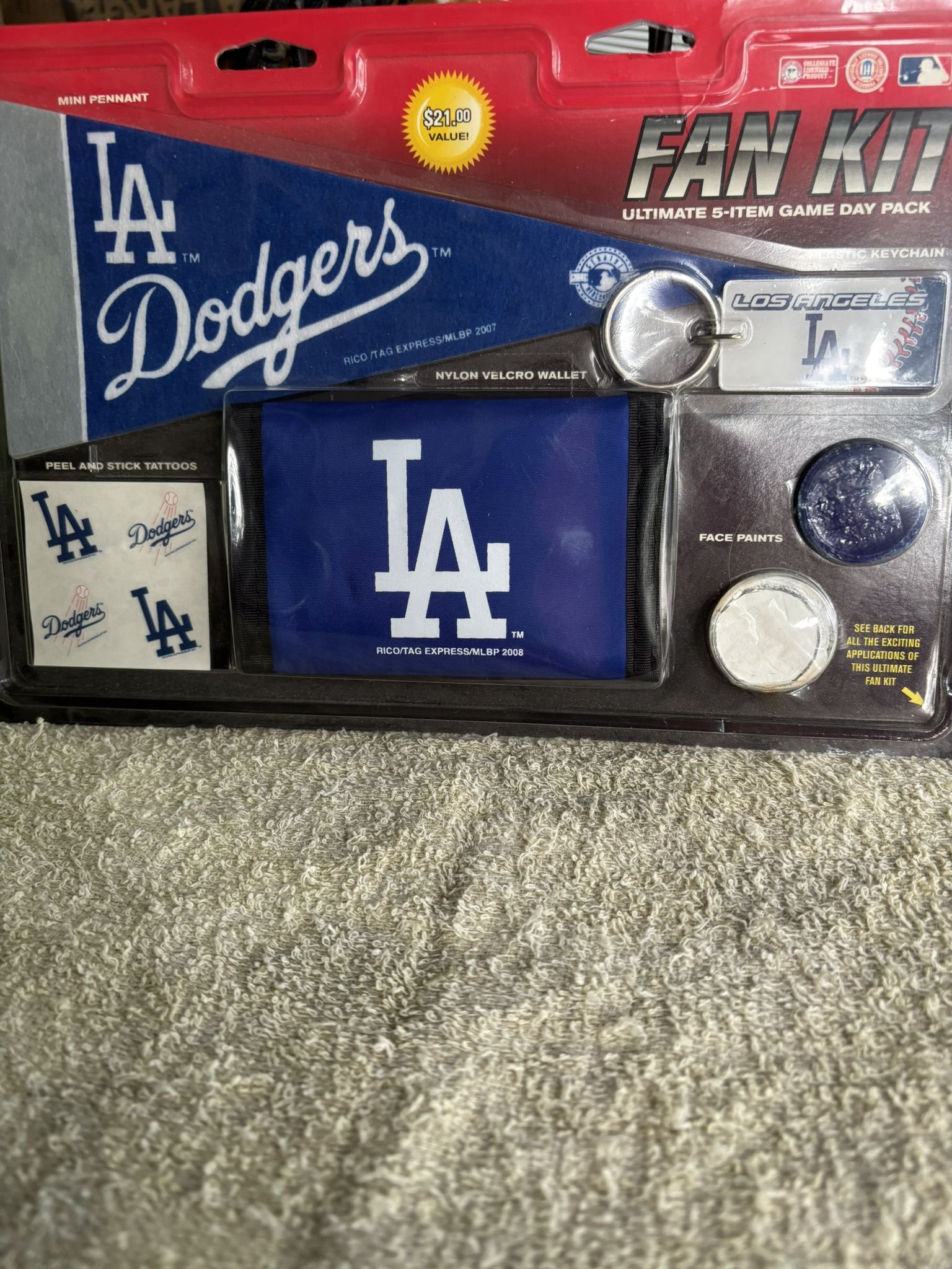 LA Dodger Fan  Kit