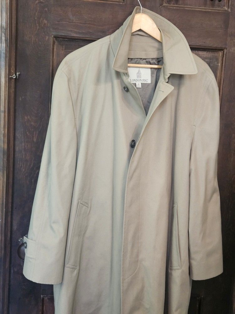 Mens' Vintage London Fog Raincoat W/zip Out Lining 