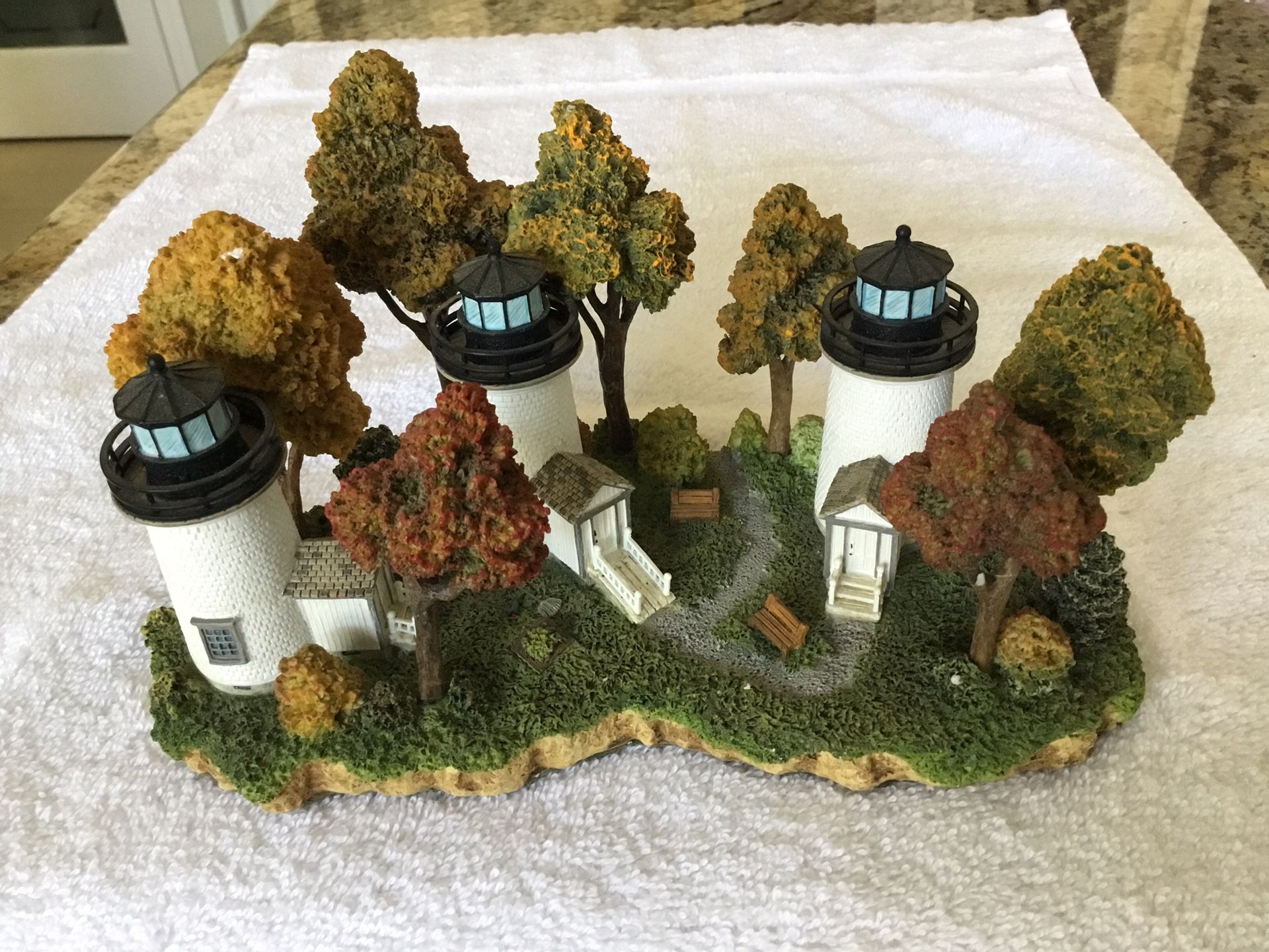 Retired 2004 Event Exclusive #668 Three Sisters Ma Harbour Lights Figurine