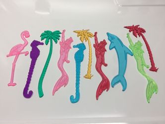 Dozens of Colorful Reusable Beach Themed Plastic Drink Stirrers