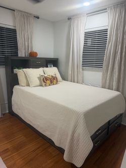 Bed (queen)
