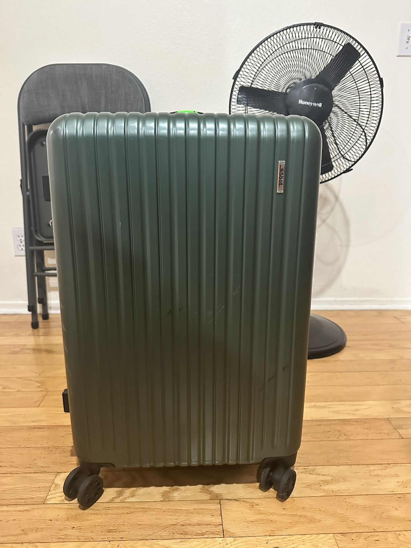 Möbus check in large luggage suitcase