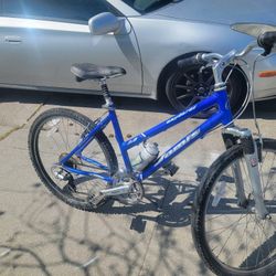 jamis explorer 3.0

 Bike 