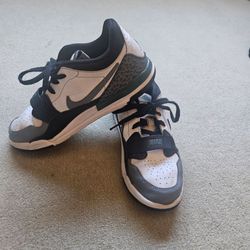 Air Jordan Legacy 312 Low, size 3y
