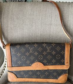 Lv Cross body